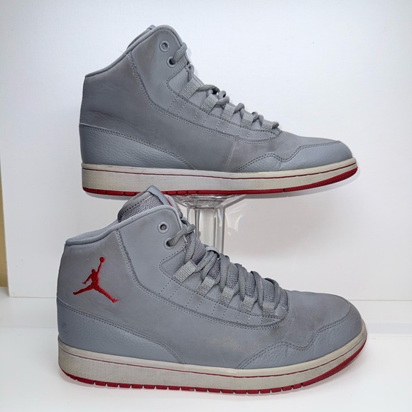 NIKE AIR JORDAN EXECUTIVE/WOLF GREY VARSITY RED